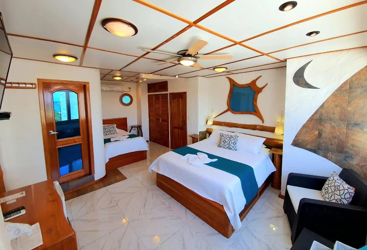Casa Ocean Pier Bed and Breakfast Puerto Ayora